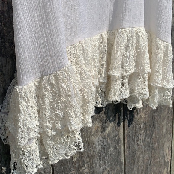 KIMCHI BLUE | White Lace & Ruffle Tank - Picture 9 of 14